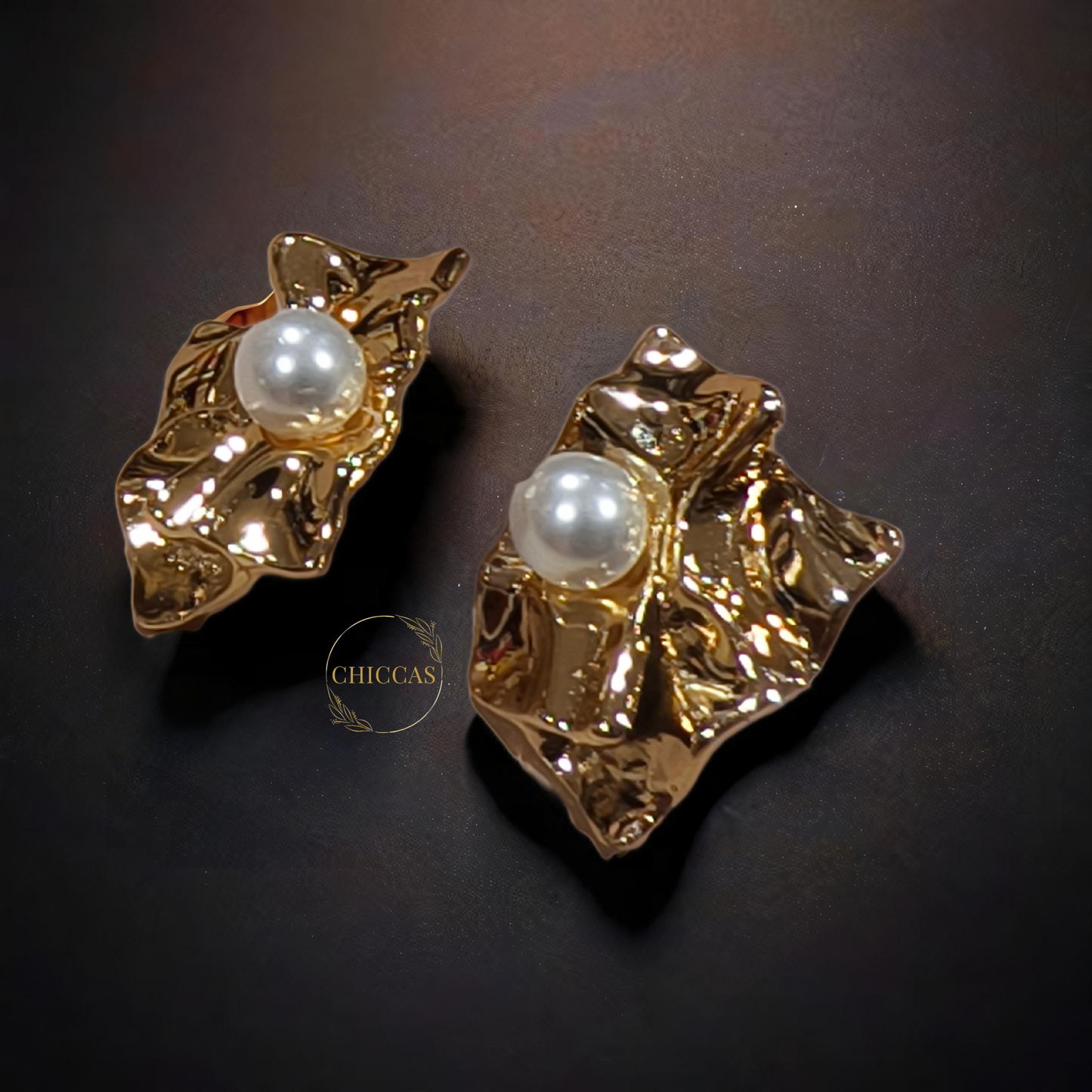 Madhuri Gold Chunky stud