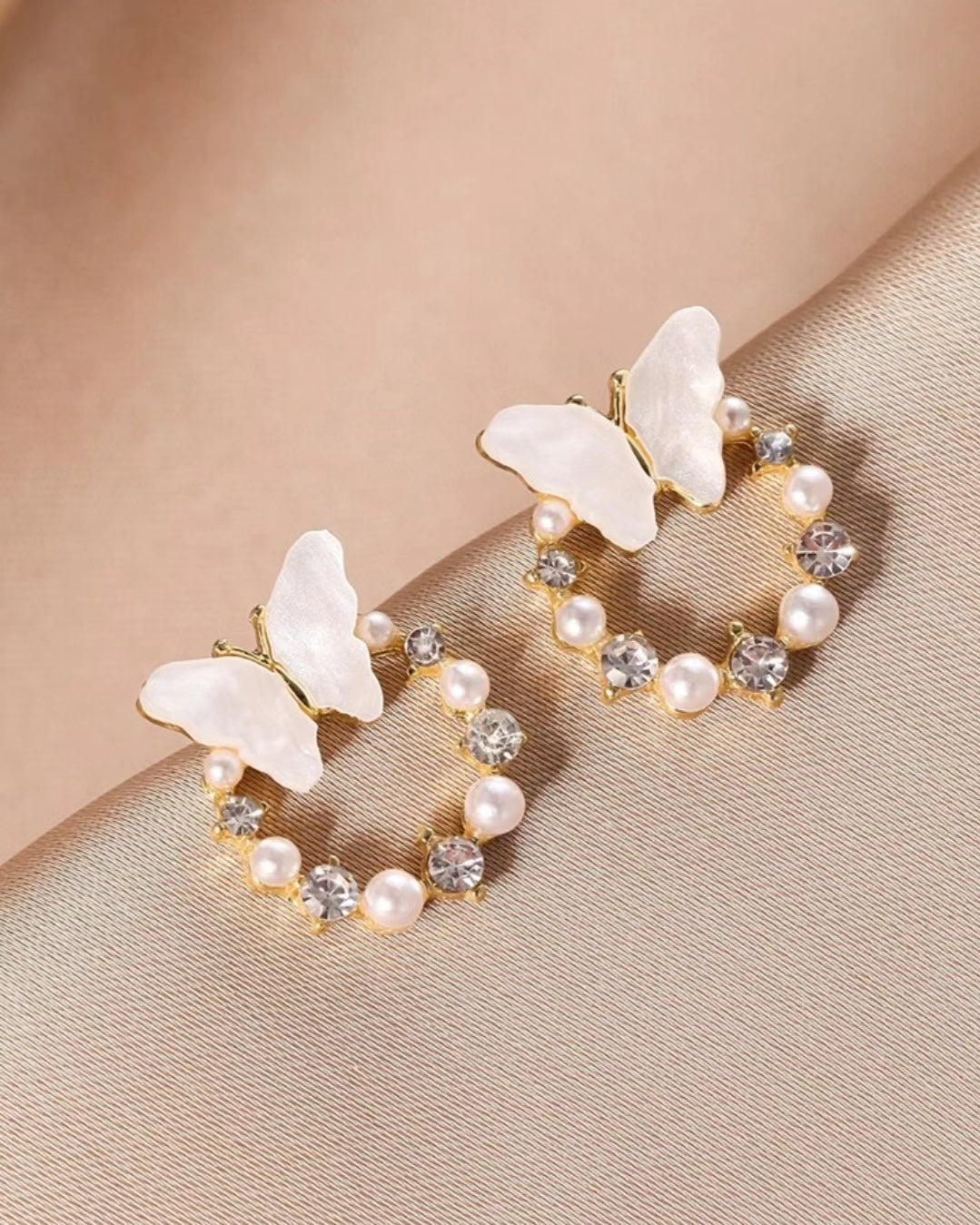 Titli studs