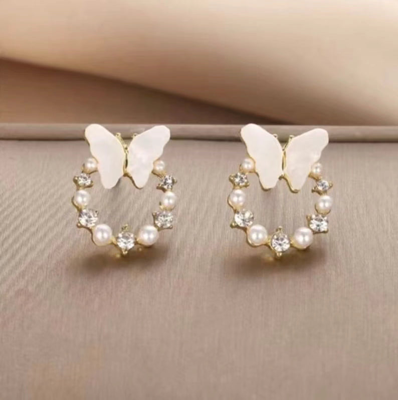 Titli studs