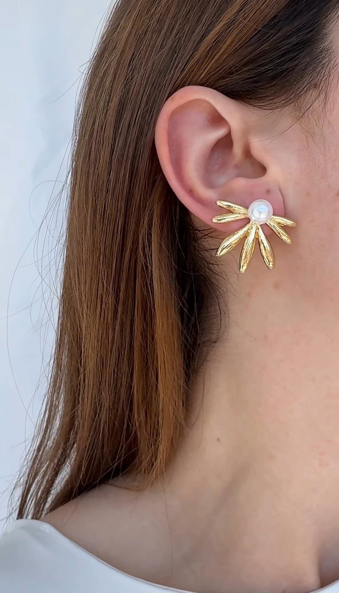 Pearl with Gold half flower
